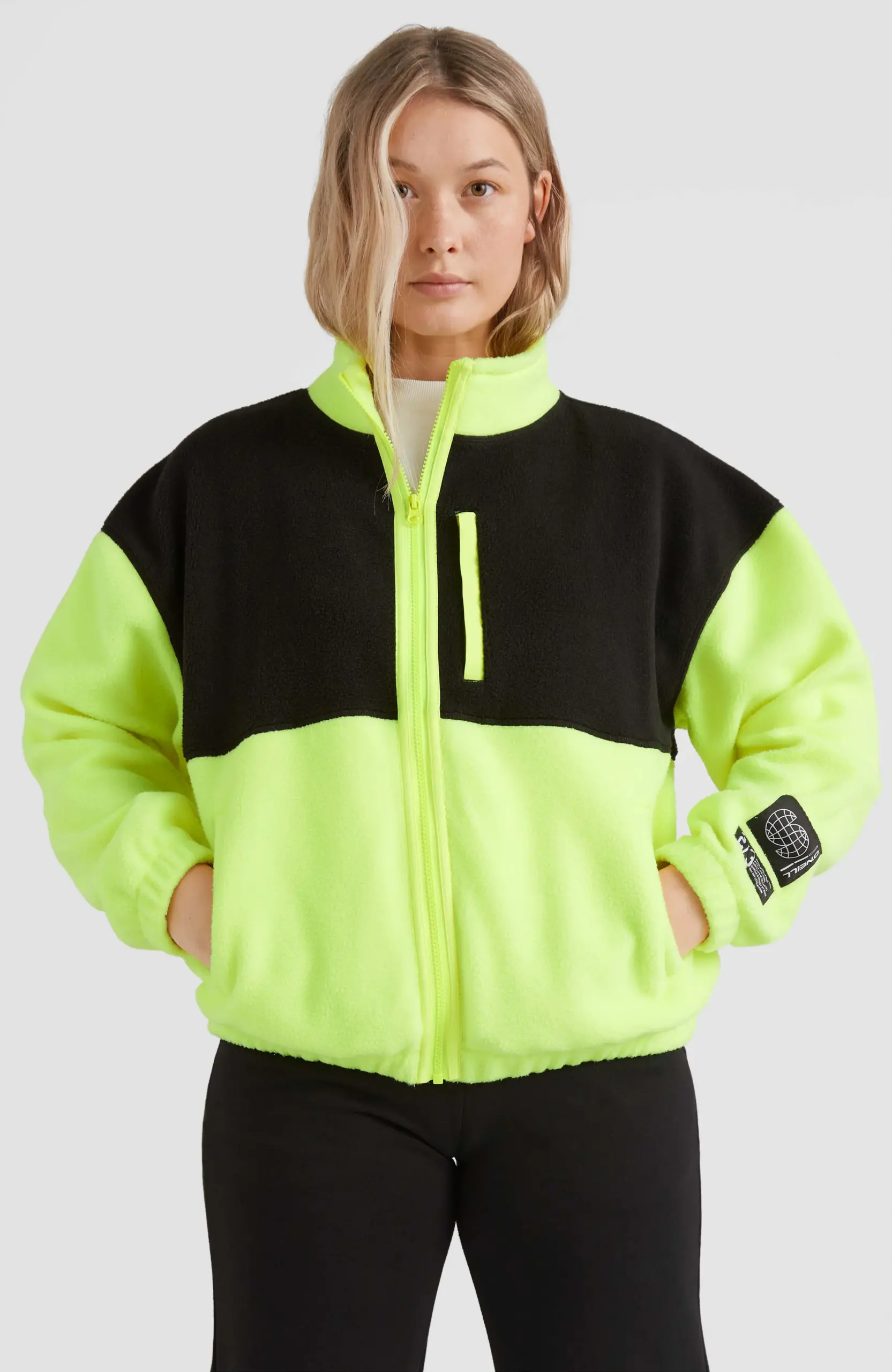 1350017_42015_01_MODEL
