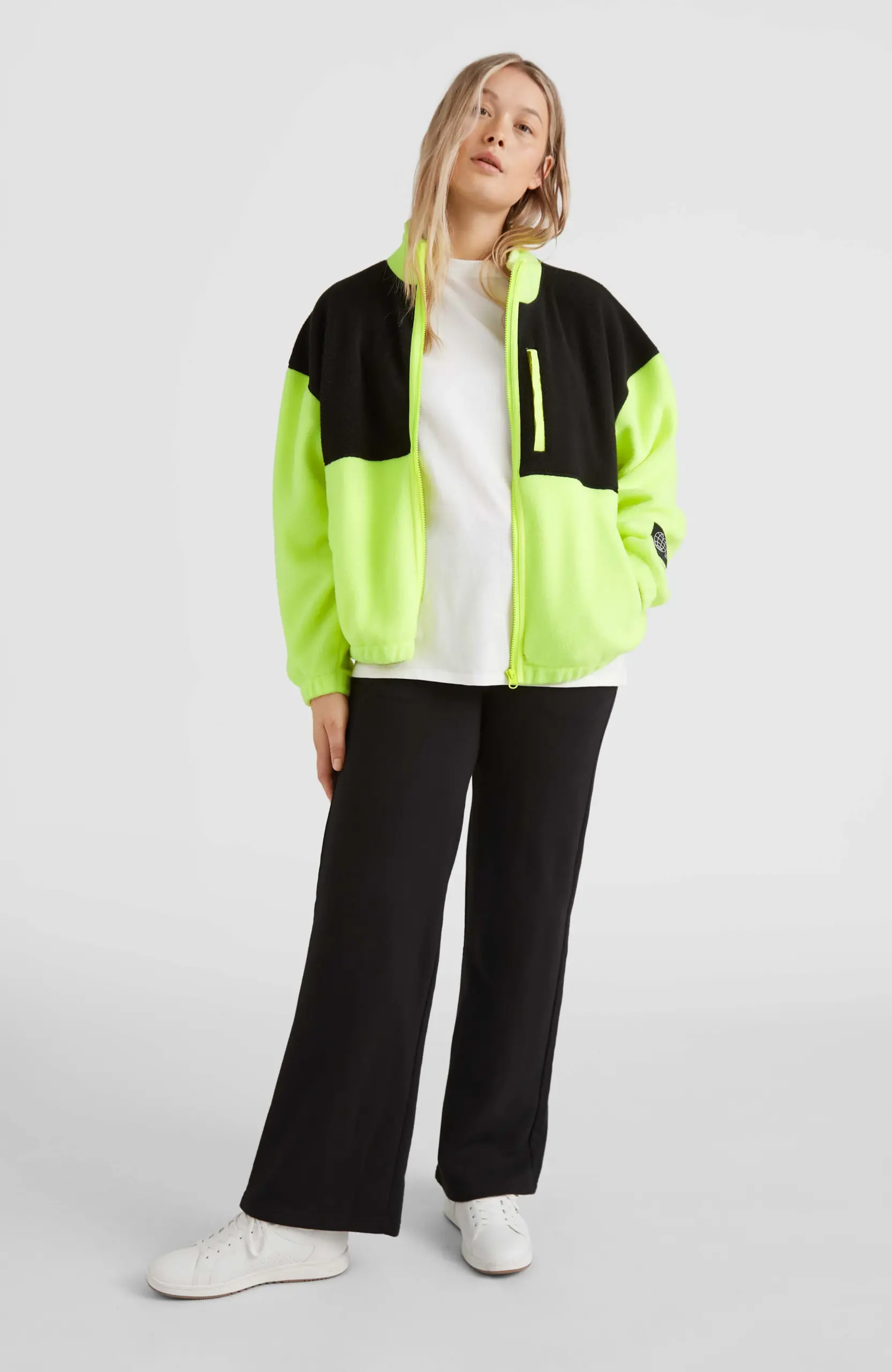 1350017_42015_04_MODEL