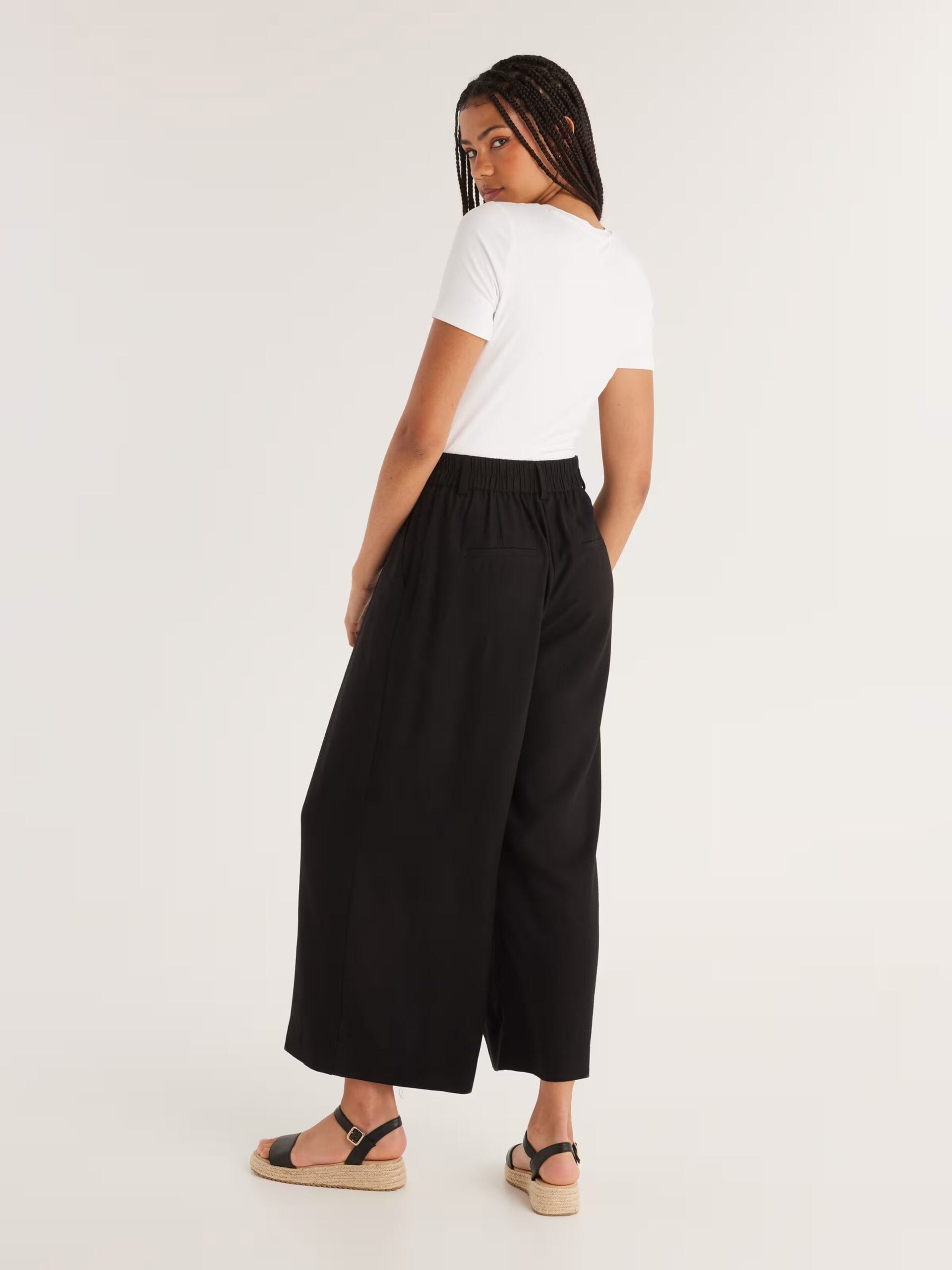 567236_black_outfit_l